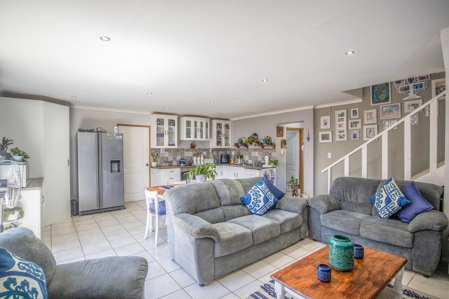 1 Bedroom Property for Sale in The Coves North West